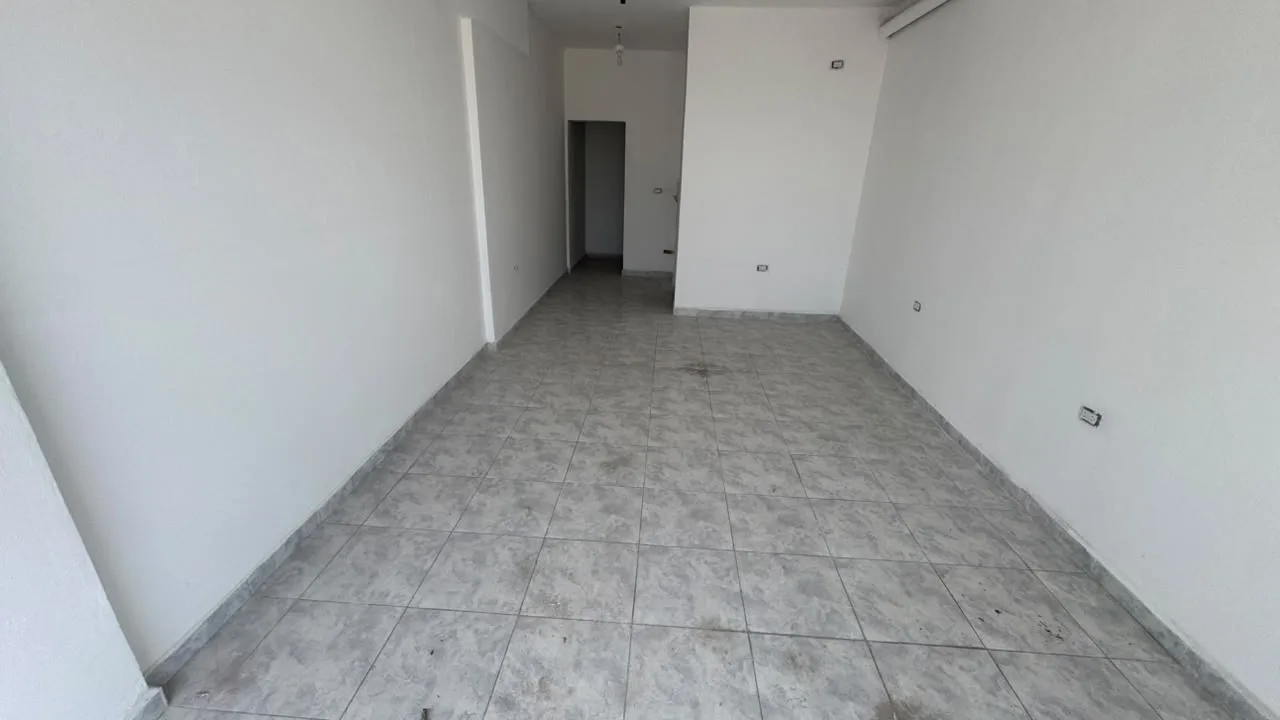 LOCAL COMERCIAL/A ESTRENAR — foto 2