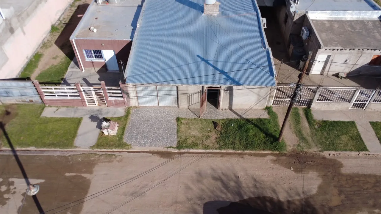 HERMOSA VIVIENDA AMPLIA/CON DOS DORMITORIOS INDEPENDIENTES